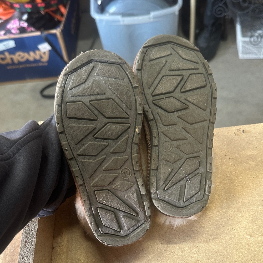 Cozy Tan Kids' Fur-Lined Slippers - Picture 3 of 3